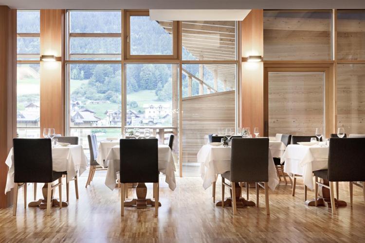 ristorante corona dolomites hotel
