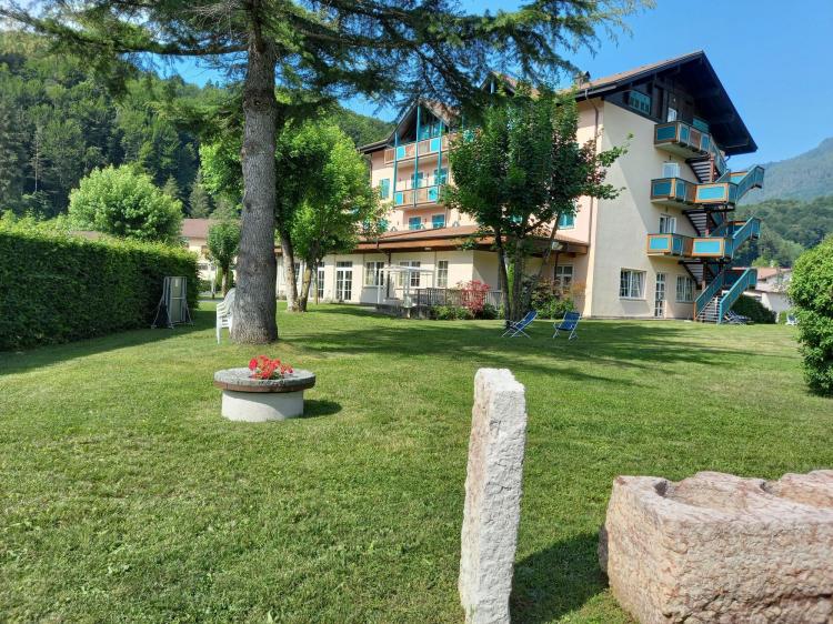 Giardino_hotel_bel_sit_comano_terme 12