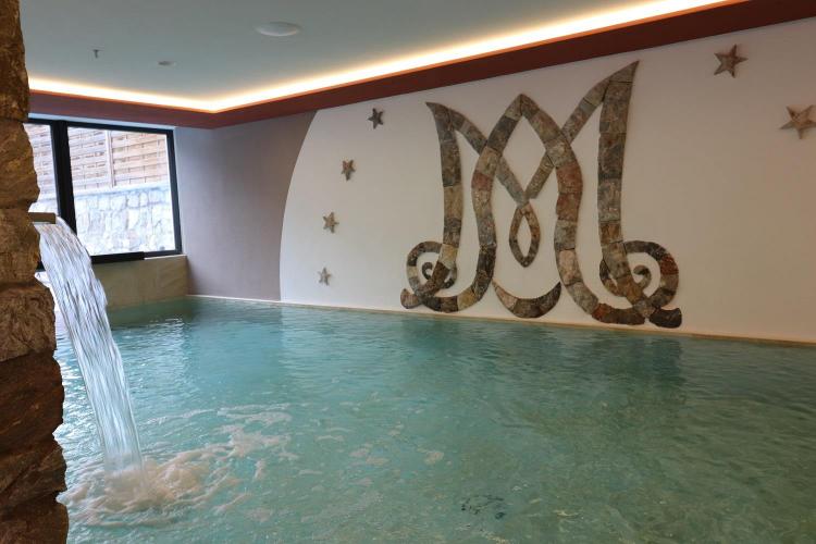 piscina interna esterna