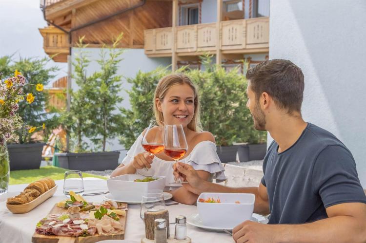 ORA DELL'APERITIVO
