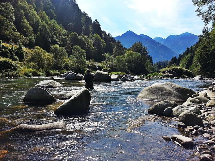 Pescare sul fiume Sarca