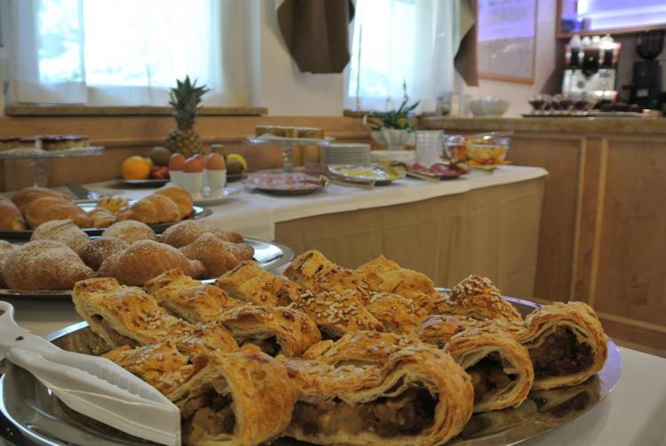 strudel colazione miralago