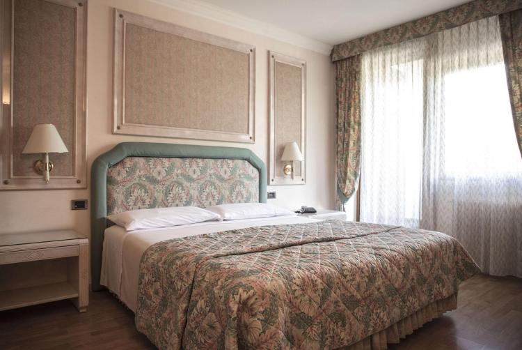 Camera Comfort, hotel a Comano Terme