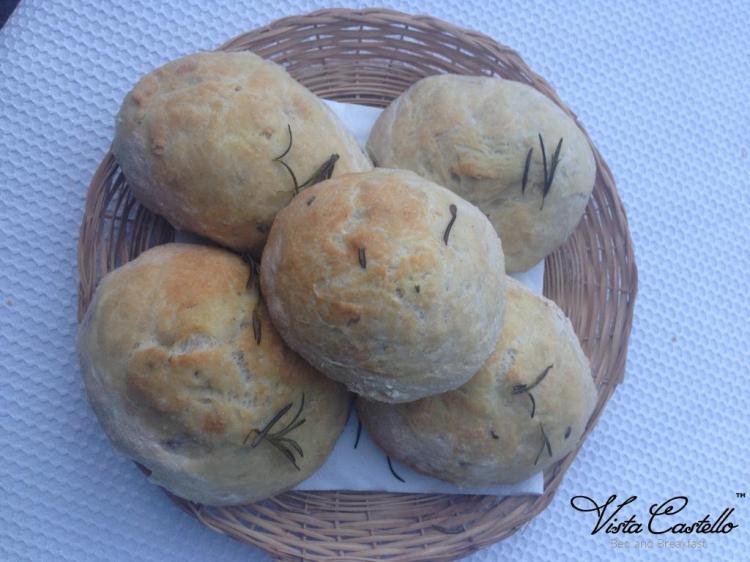 Colazione con pane fatto in casa