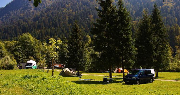 CAMPING