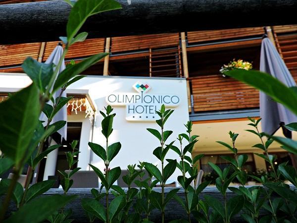 Olimpionico Hotel esterna dettagli estate