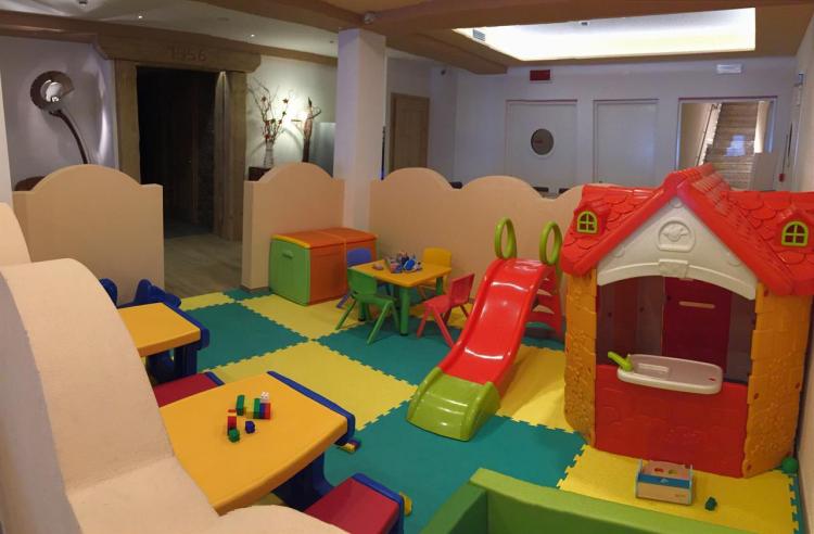 area bimbi hotel Miralago