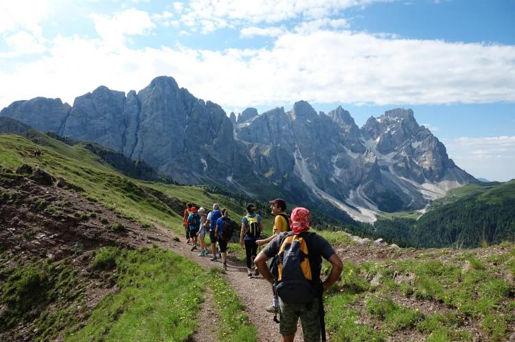 trekking-venegia-berghotel-miramonti