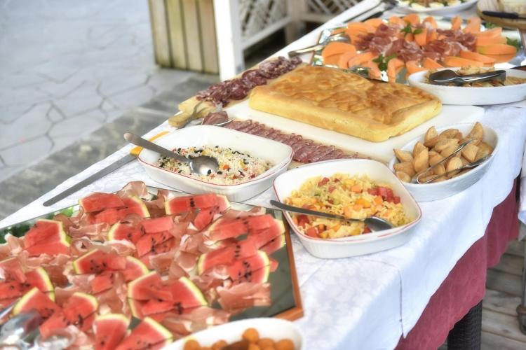 Cena_esterna_hotel_bel_sit_comano_terme_piccole5