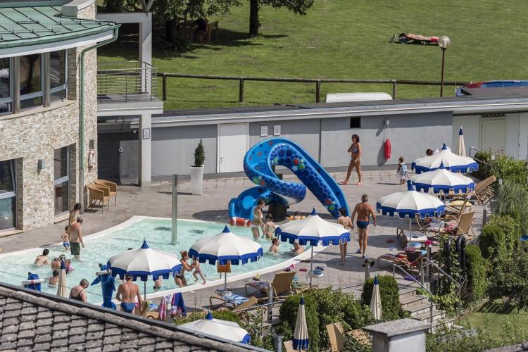 Parc_Hotel_Du_Lac_-_veduta_piscina_esterna
