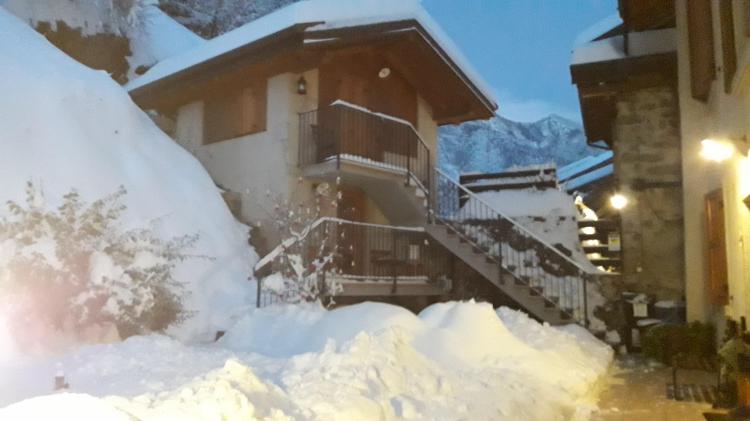 Neve  ..