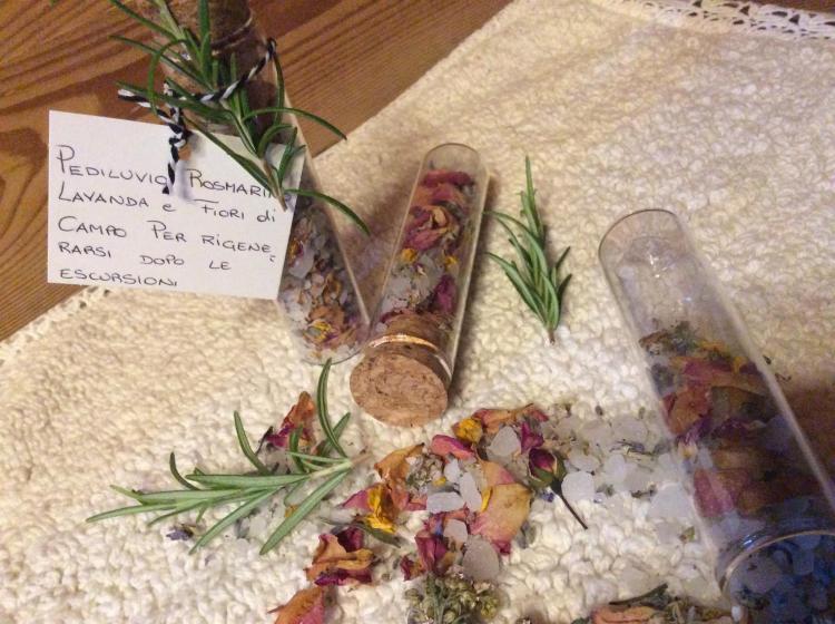 Sali lavanda e rosmarino per rilassare i vostri pi
