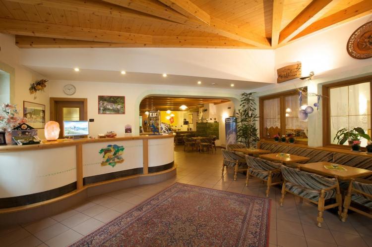 Hotel Panorama Panchià hall