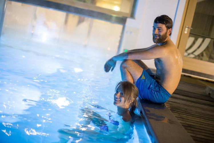 Piscina interna-esterna riscaldata
