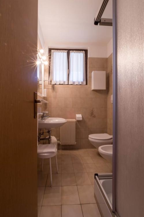 15. Bagno