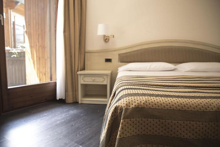 Camera Comfort Plus, hotel a Comano Terme