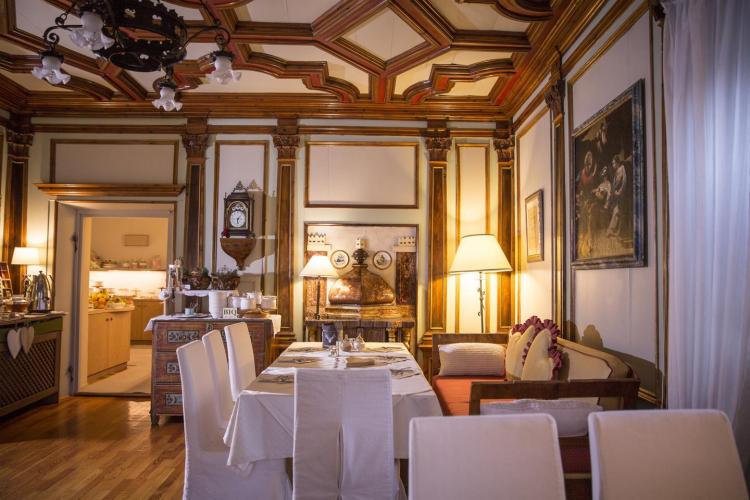 Sala seicentesca nell'hotel romantico a Cavalese