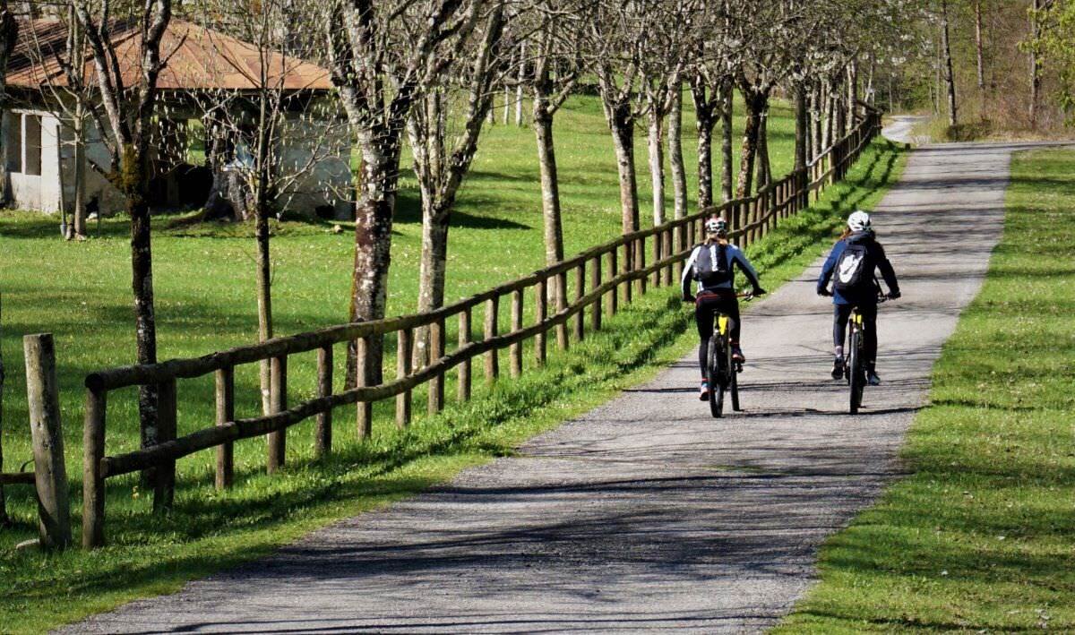 Content Dam Org 8 Images Full Rights Valle Di Ledro Outdoor Apt Garda Bike M2