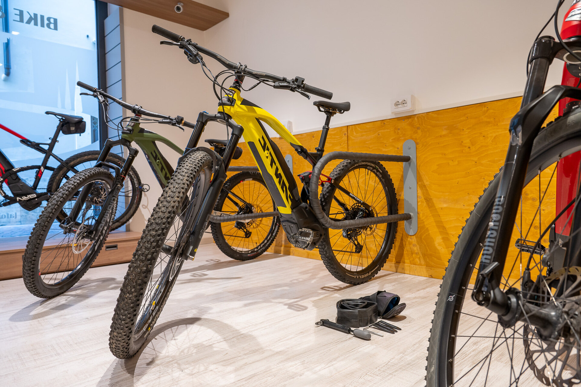 Content Dam Org 8 Images Full Rights Garda Trentino Servizi 2025 Poi Bike Rental La Fontanella 1