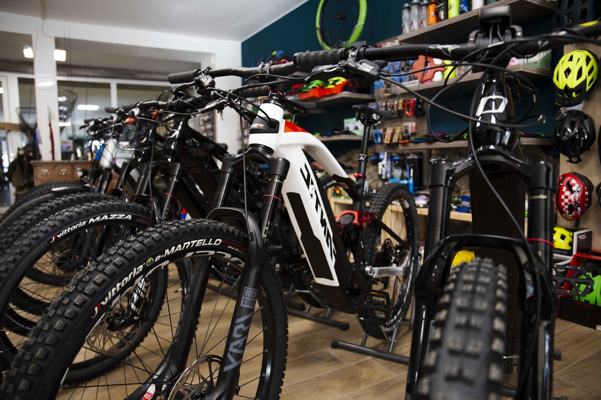 Content Dam Org 8 Images Full Rights Terme Di Comano Dolomiti Di Brenta Shopping Apt Garda Cme Bike5