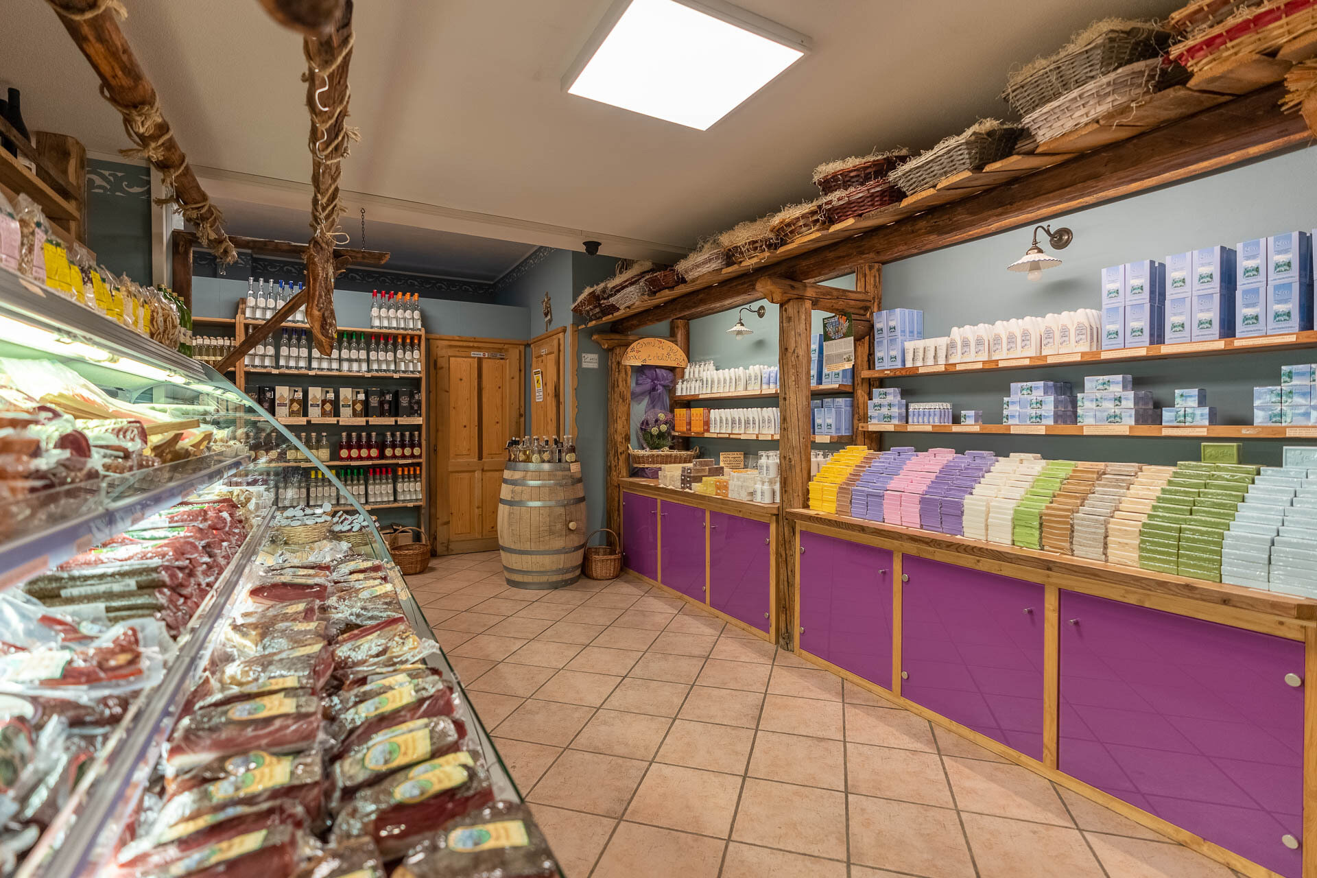 Content Dam Org 3 Images Full Rights Shopping Eder Officina Naturale Eder Officina Naturale Canazei Archivio Apt Val Di Fassa Mrizzi 2