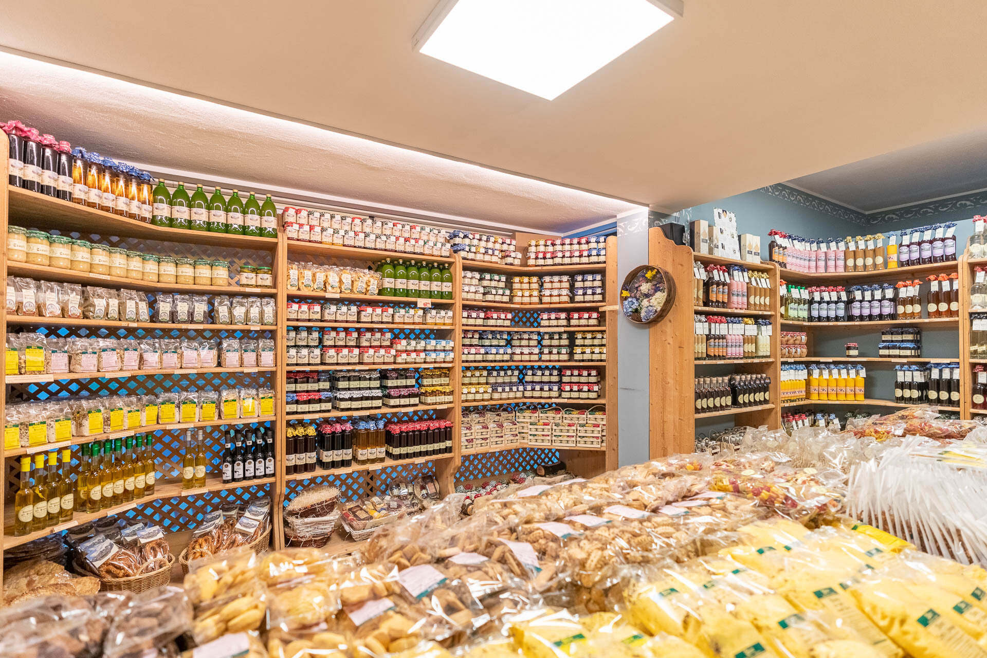 Content Dam Org 3 Images Full Rights Shopping Eder Officina Naturale Eder Officina Naturale Canazei Archivio Apt Val Di Fassa Mrizzi 9