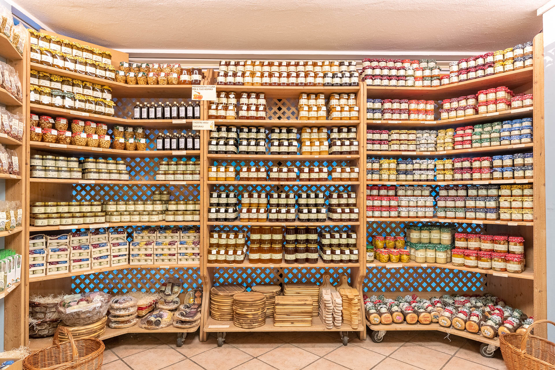 Content Dam Org 3 Images Full Rights Shopping Eder Officina Naturale Eder Officina Naturale Canazei Archivio Apt Val Di Fassa Mrizzi 4