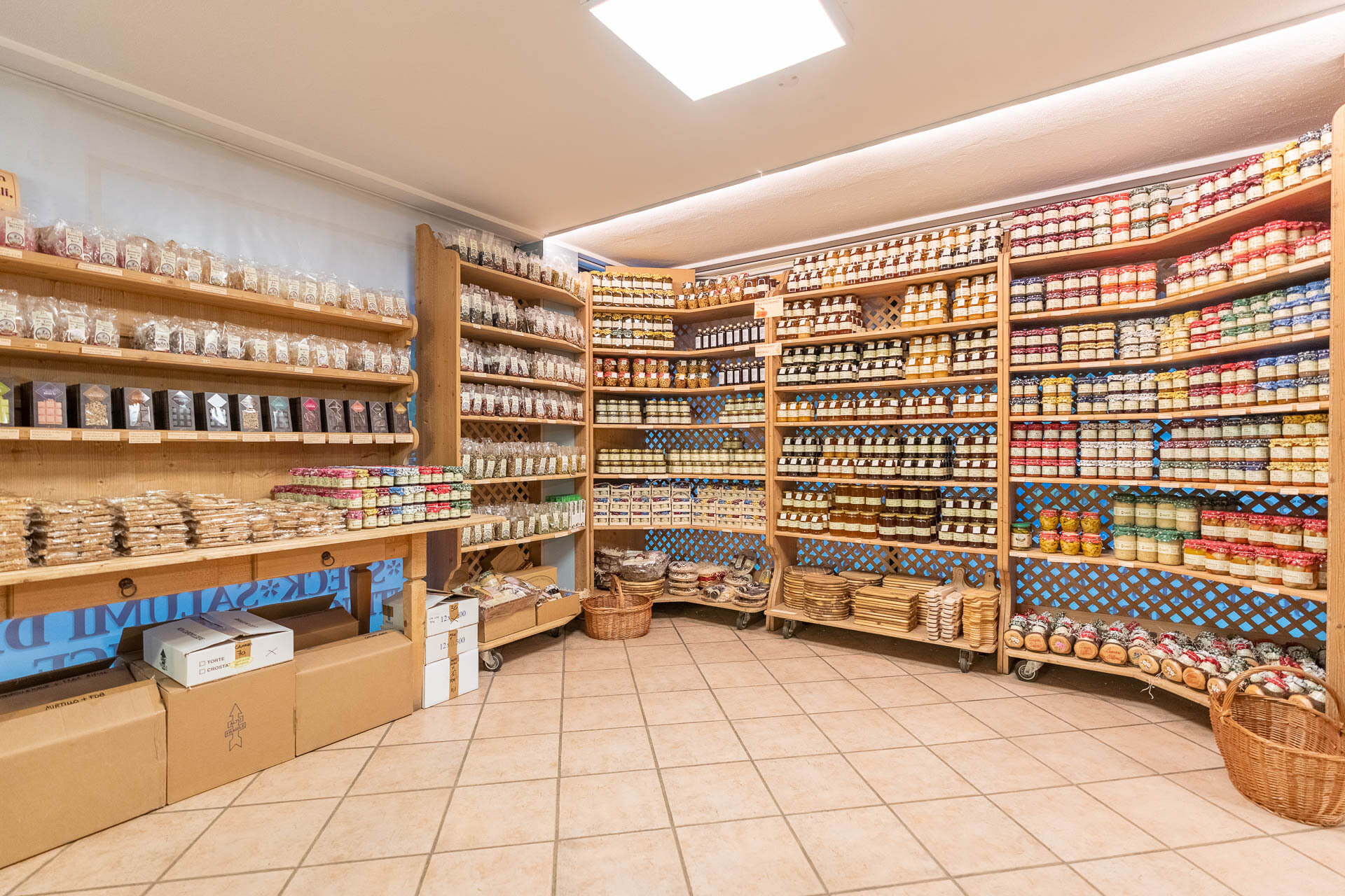 Content Dam Org 3 Images Full Rights Shopping Eder Officina Naturale Eder Officina Naturale Canazei Archivio Apt Val Di Fassa Mrizzi 13