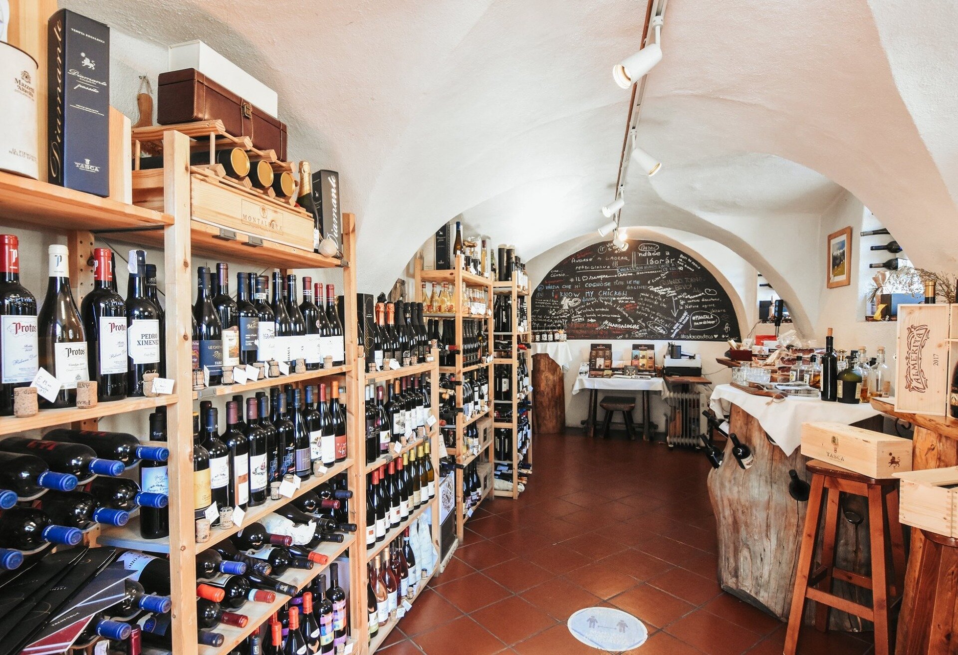 Content Dam Org 1 Images Full Rights Shopping Enoteca Predazzo