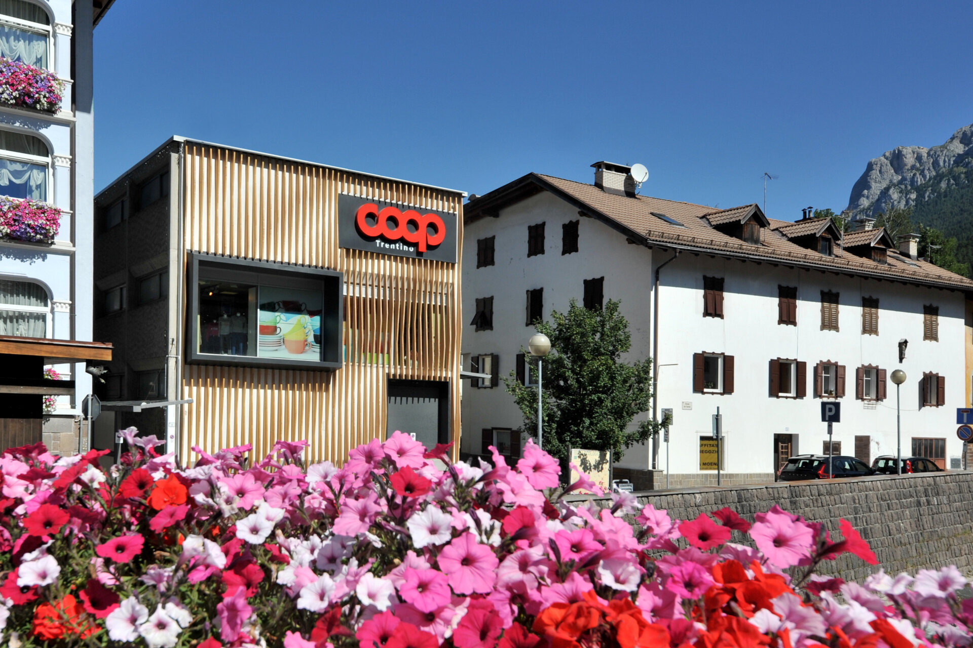 Content Dam Org 3 Images Full Rights Shopping Famiglia Cooperativa Moena Coop Famiglia Cooperativa Coop Moena 02