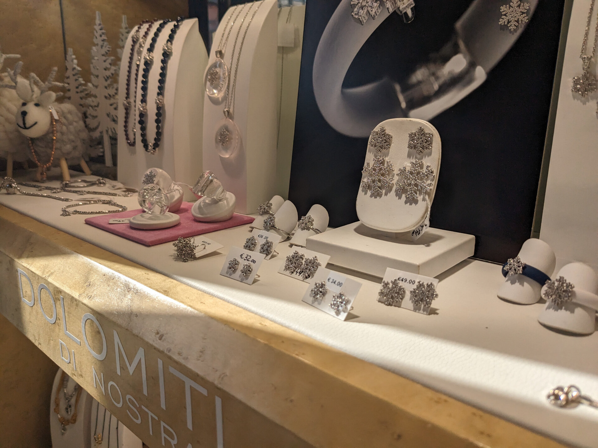 Content Dam Org 3 Images Full Rights Shopping Fashion Jewels Croce Fashion E Jewels Croce Moena Archivio Apt Val Di Fassa Dlorenz 04