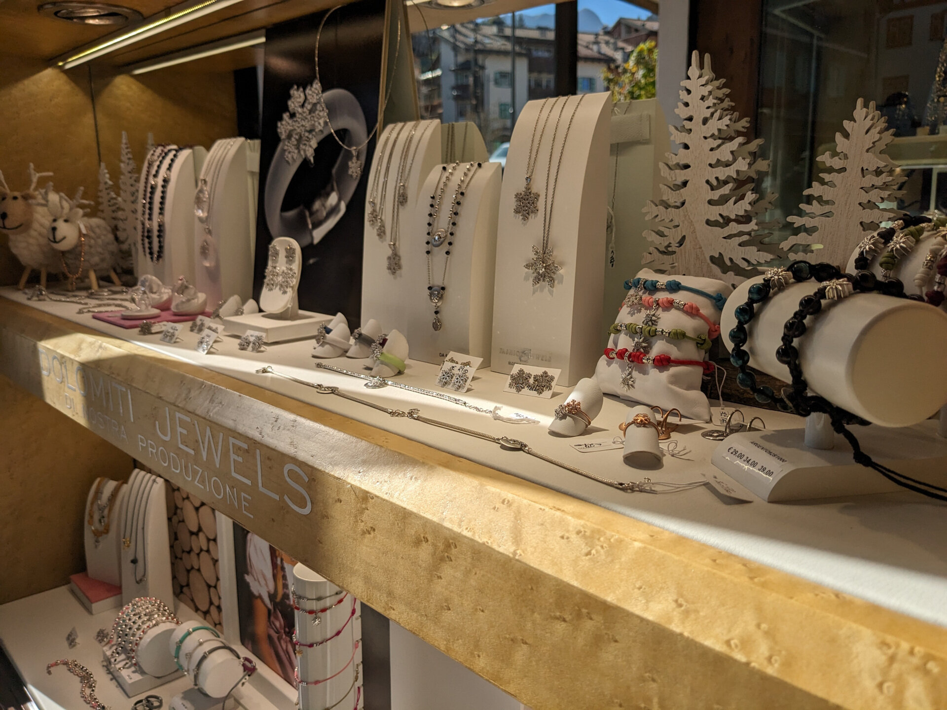 Content Dam Org 3 Images Full Rights Shopping Fashion Jewels Croce Fashion E Jewels Croce Moena Archivio Apt Val Di Fassa Dlorenz 07