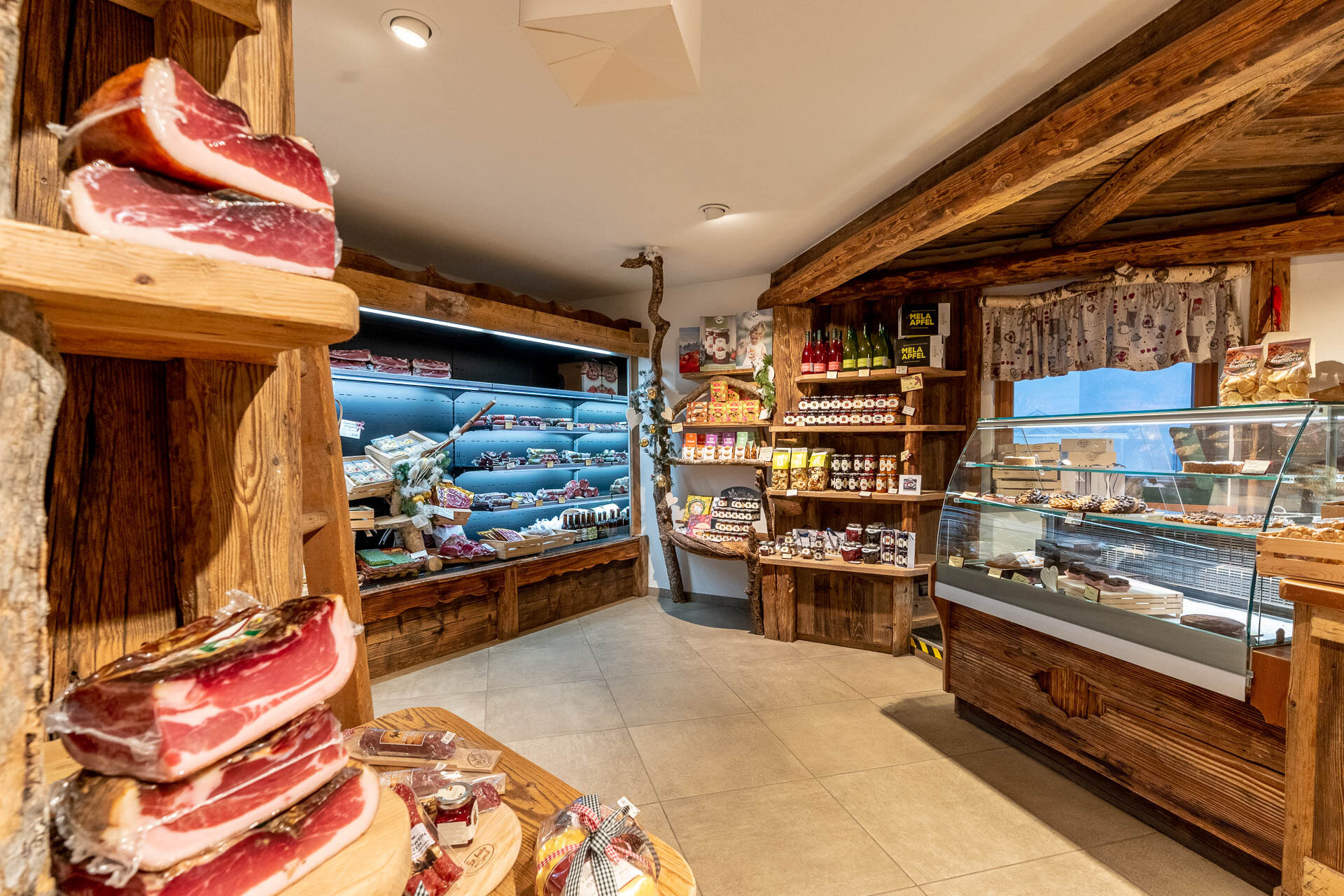 Content Dam Org 3 Images Full Rights Shopping La Baita Dello Speck Baita Dello Speck Campitello Archivio Apt Val Di Fassa Mrizzi 01