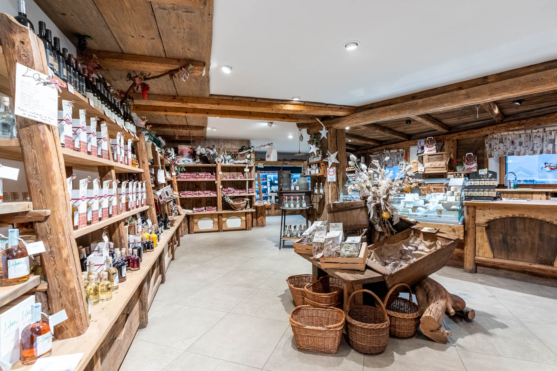 Content Dam Org 3 Images Full Rights Shopping La Baita Dello Speck Baita Dello Speck Campitello Archivio Apt Val Di Fassa Mrizzi 07