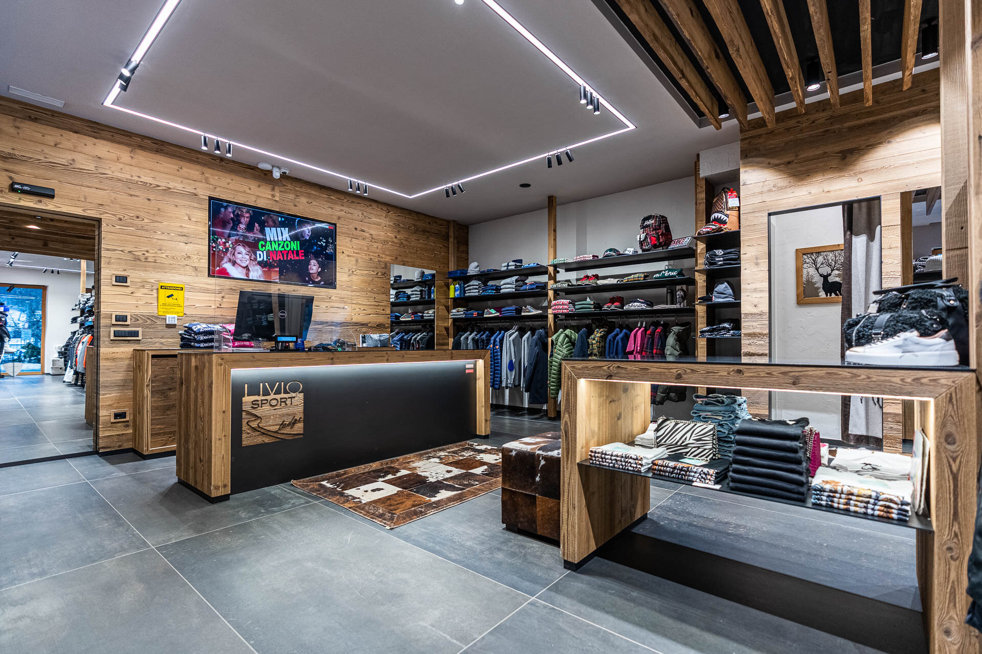 Content Dam Org 3 Images Full Rights Shopping Livio Sport Lodge Liviosportlodge Canazei Apt Val Di Fassa Mattiarizzi Inv 4