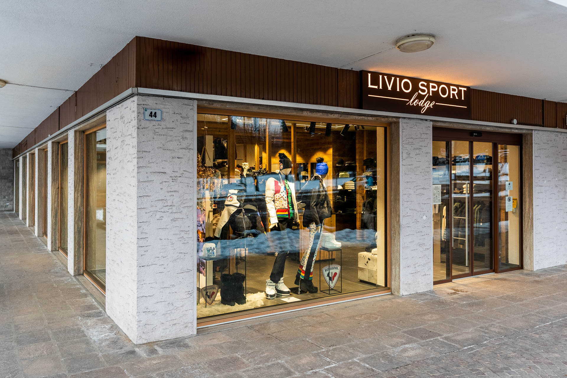 Content Dam Org 3 Images Full Rights Shopping Livio Sport Lodge Liviosportlodge Canazei Apt Val Di Fassa Mattiarizzi Inv 3