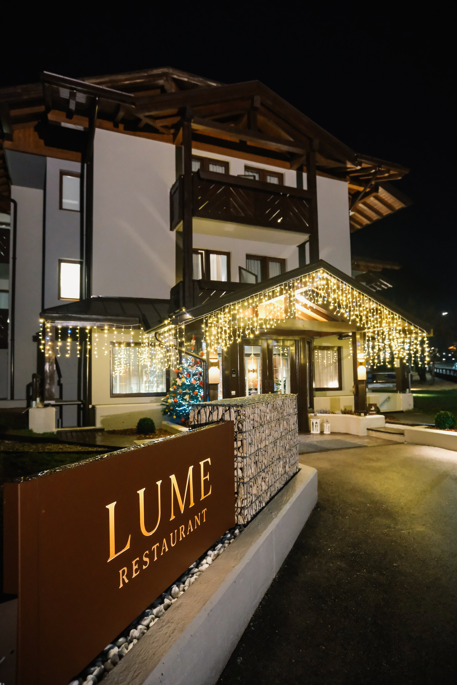 Content Dam Org 2 Images Full Rights Madonna Di Campiglio Pinzolo Val Rendena Gusto Lume Ristorante 1 Apt Campiglio Paolo Biava