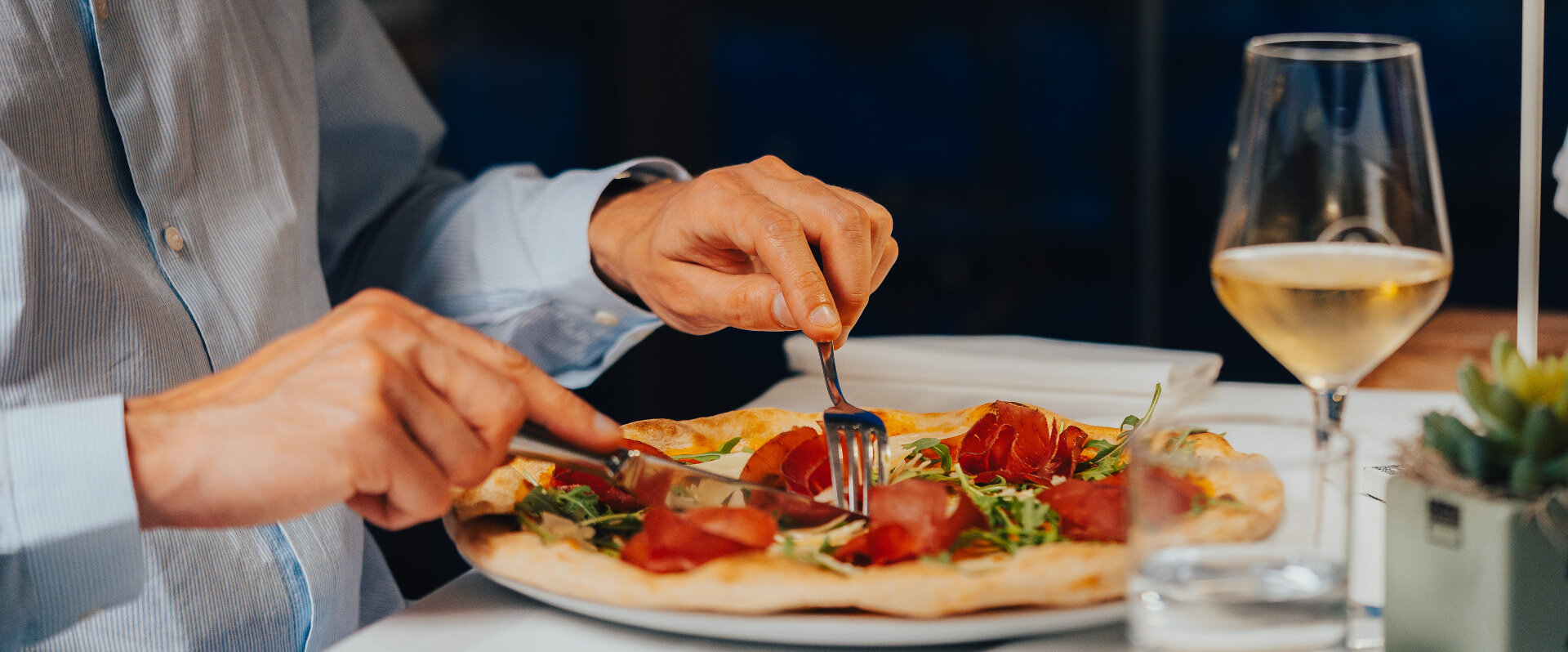 Content Dam Org 9 Images Full Rights Gusto Ristorante La Taverna Hotel Du Lac Lares Studio 1