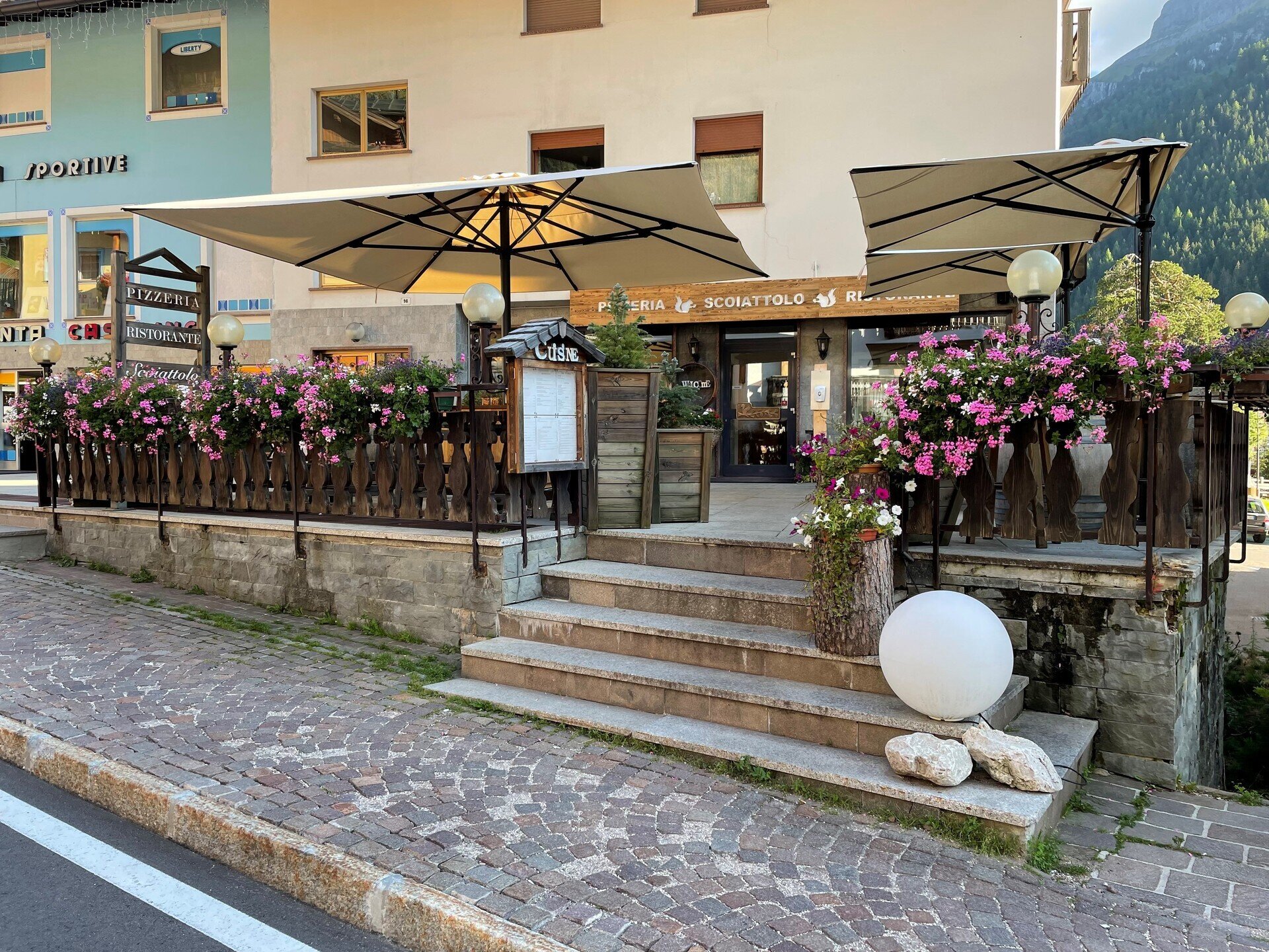 Content Dam Org 3 Images Full Rights Gusto Ristorante Pizzeria Scoiattolo Ristorantepizzeriascoiattolo Canazei 10
