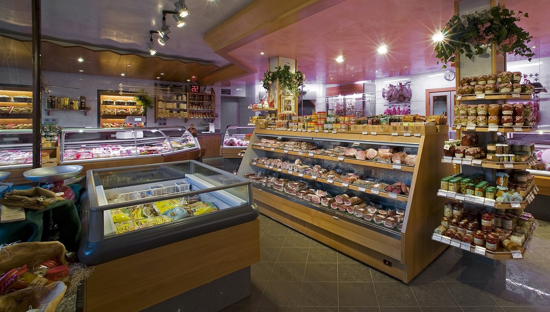 Content Dam Org 9 Images Full Rights Gusto Simonetto Carni Simonetto Carni Apt Valsugana Shopping 1