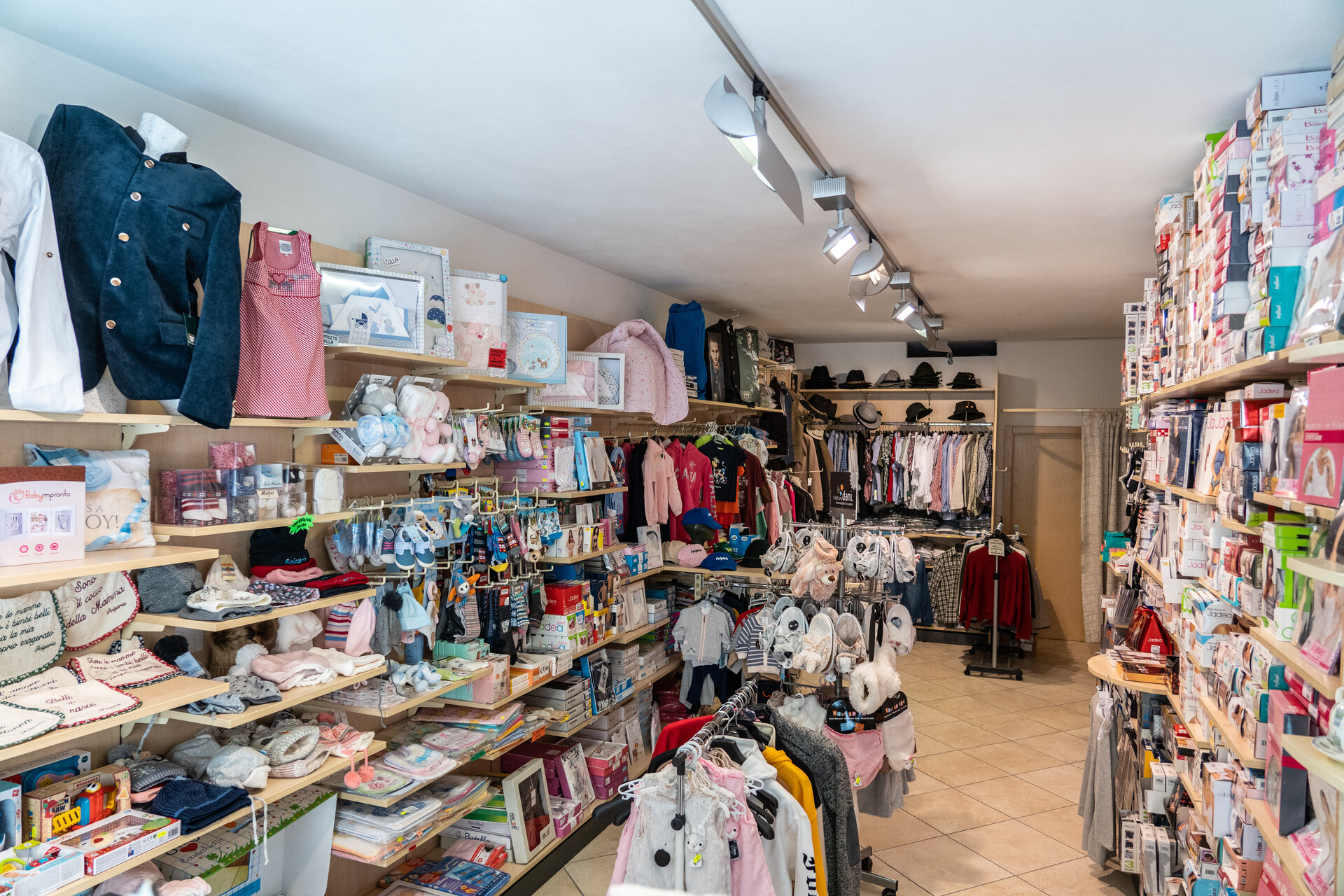 Content Dam Org 6 Images Full Rights Alpe Cimbra Shopping Botteghe E Negozi Rella Annelise 3