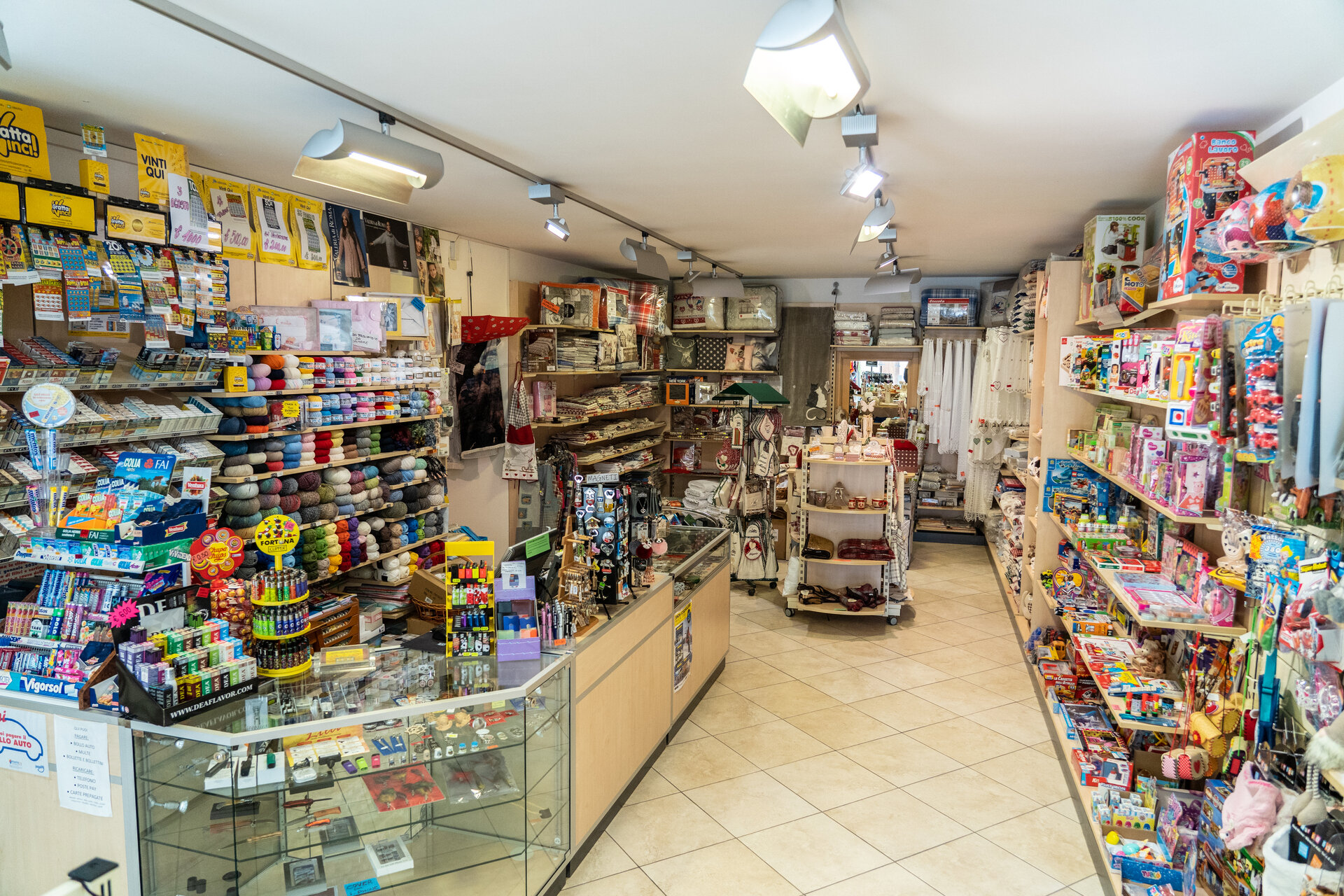 Content Dam Org 6 Images Full Rights Alpe Cimbra Shopping Botteghe E Negozi Rella Annelise 1
