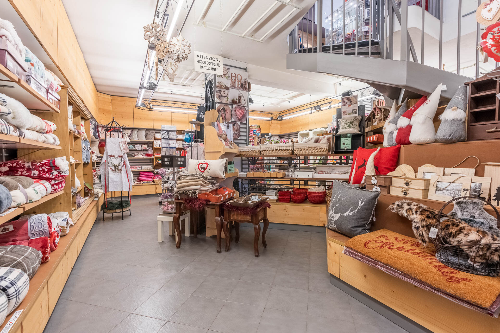Content Dam Org 3 Images Full Rights Shopping Tiffany Canazei Tiffany Canazei Archivio Apt Val Di Fassa Mrizzi 13
