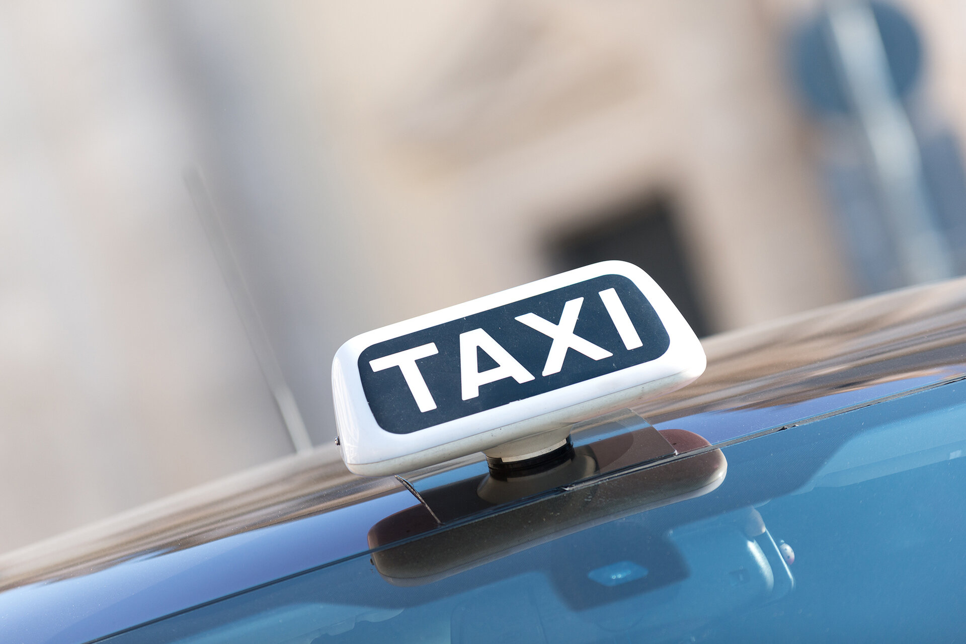 Content Dam Org 0 Images Full Rights Servizi Adobestock 80239549 Copertina Taxi E Navette 03