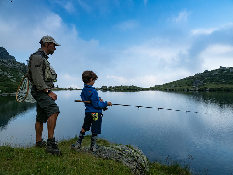 A pesca grazie a mamma e papà